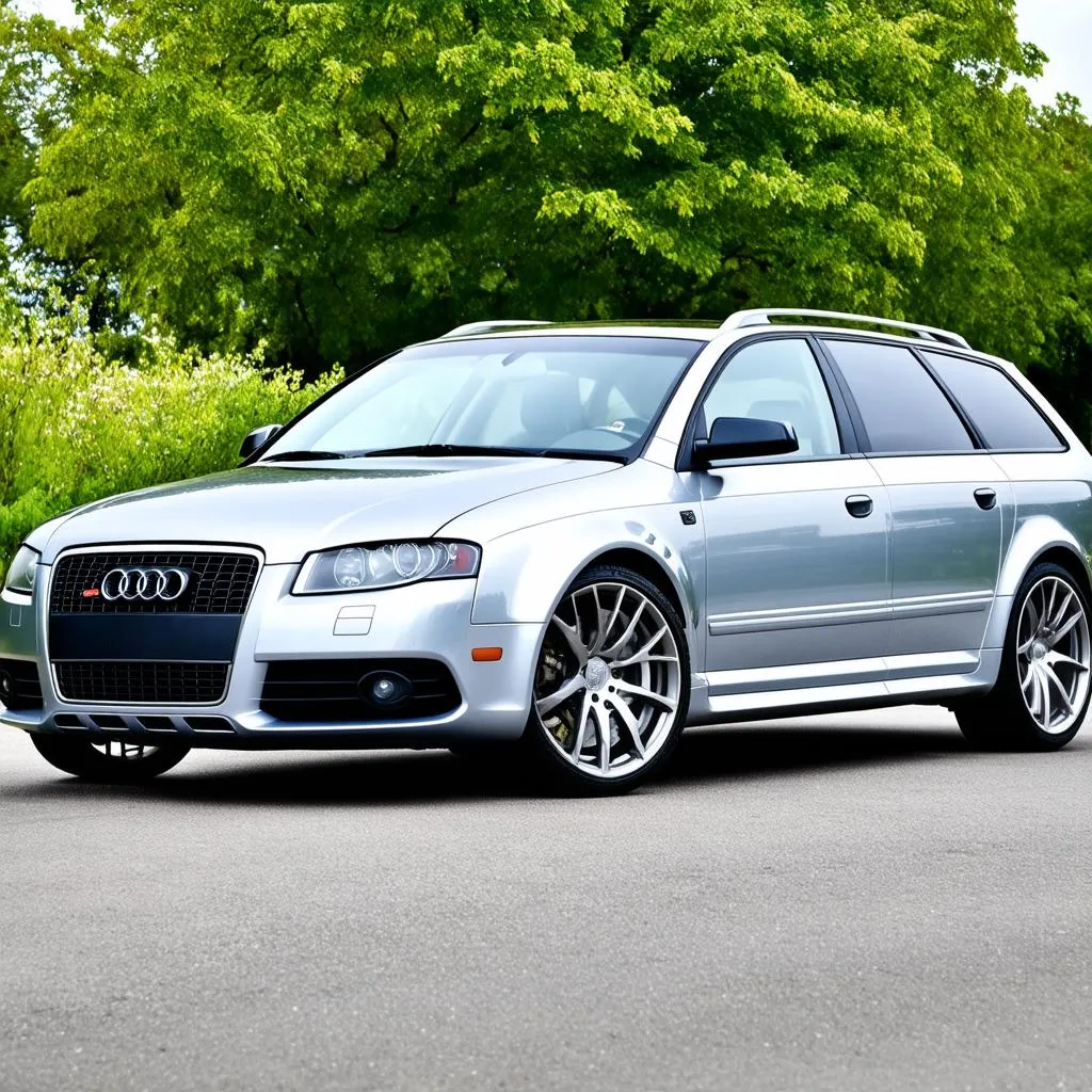 Audi RS4 Avant 2005 vue de face