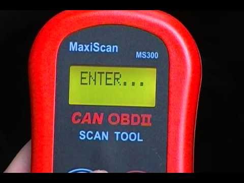 Autel MaxiScan MS300 showing error codes on its screen